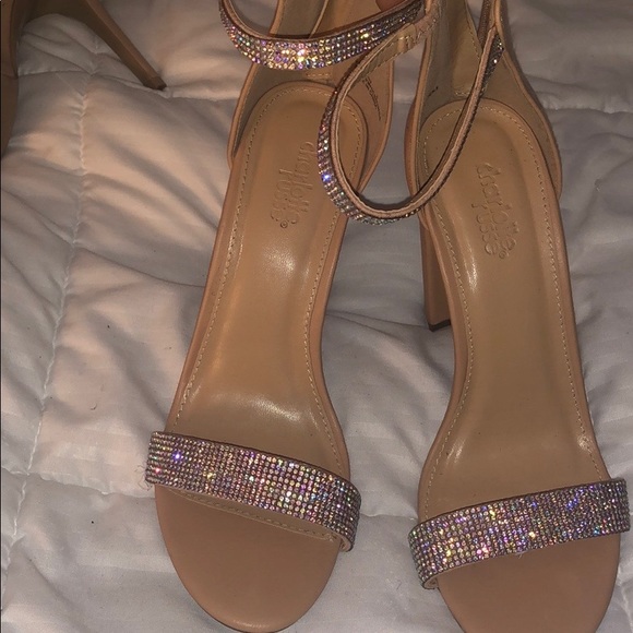 Heels - Picture 3 of 3